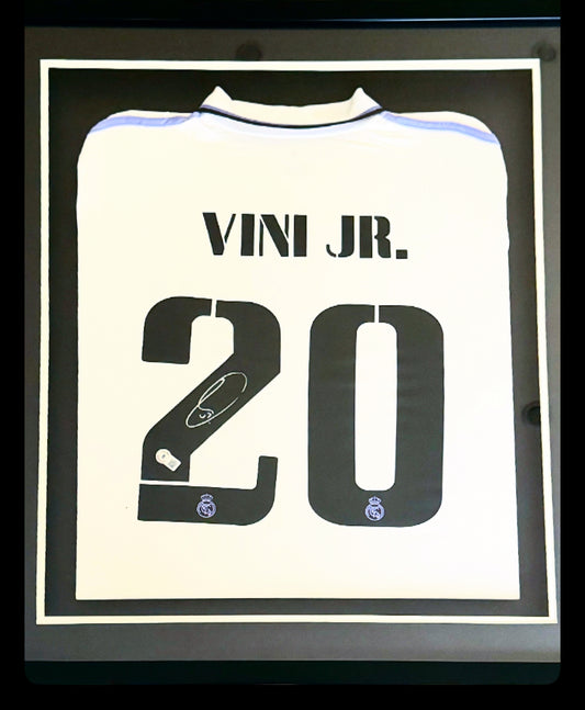 Framed Vinicius Jr. Signed Real Madrid Jersey (Beckett)
